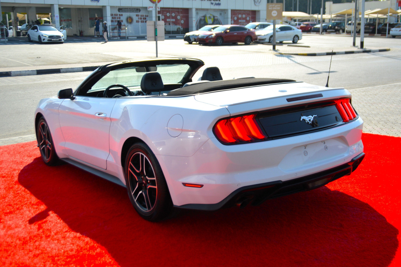 Ford Mustang - Image 6