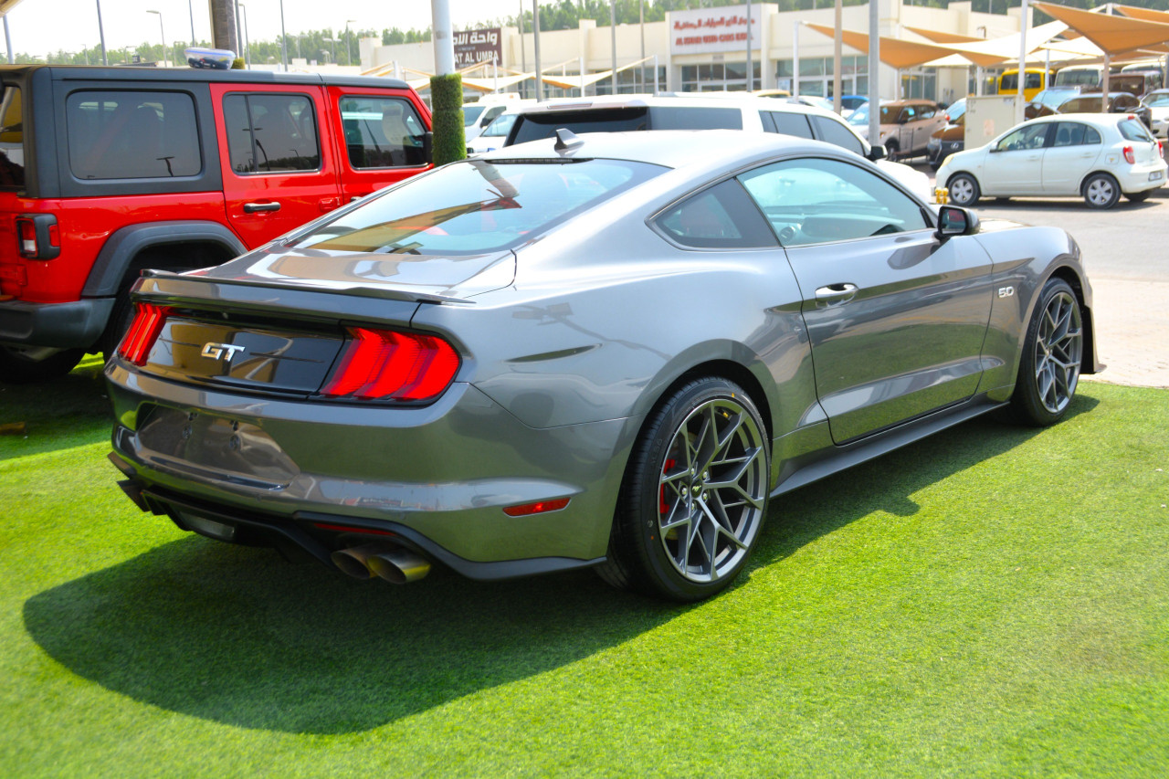 Ford Mustang - Image 12