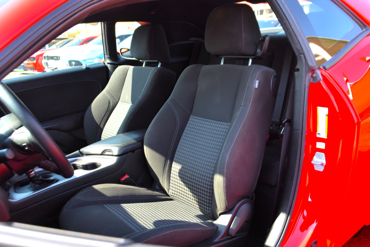 Dodge Challenger - Image 10