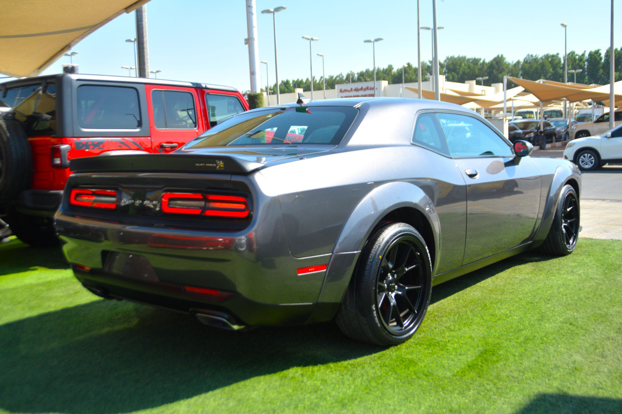 Dodge Challenger - Image 7
