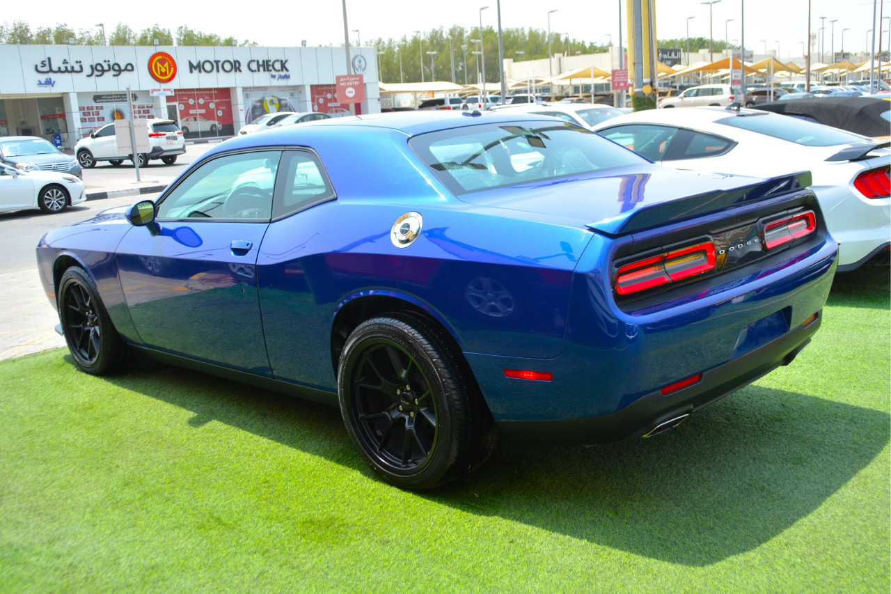 Dodge Challenger - Image 10