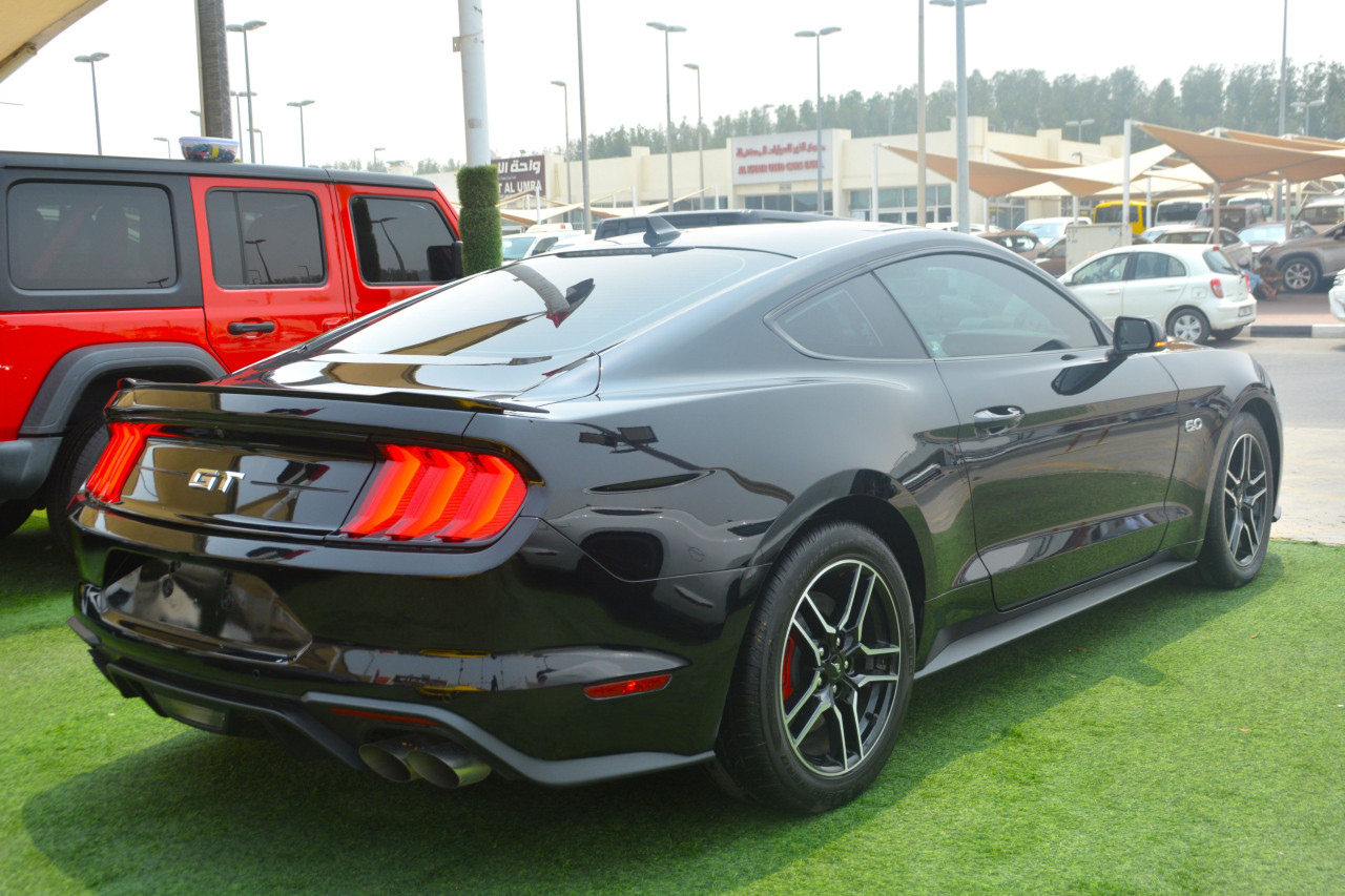 Ford Mustang - Image 6