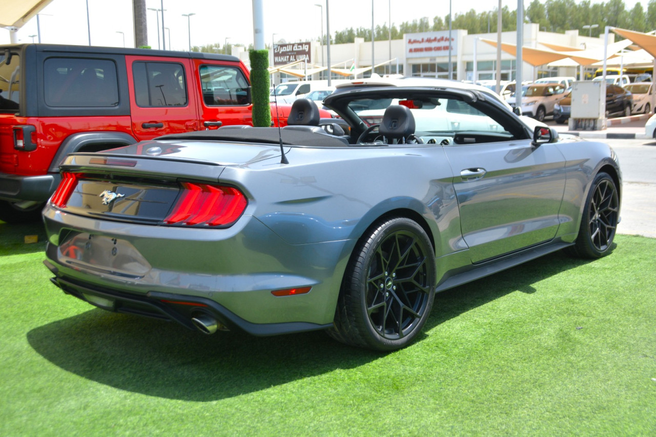 Ford Mustang - Image 5