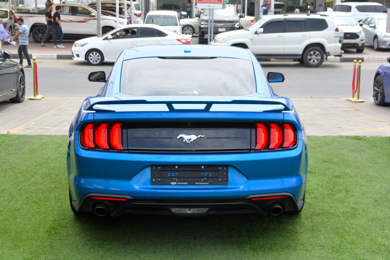 Ford Mustang - Image 8