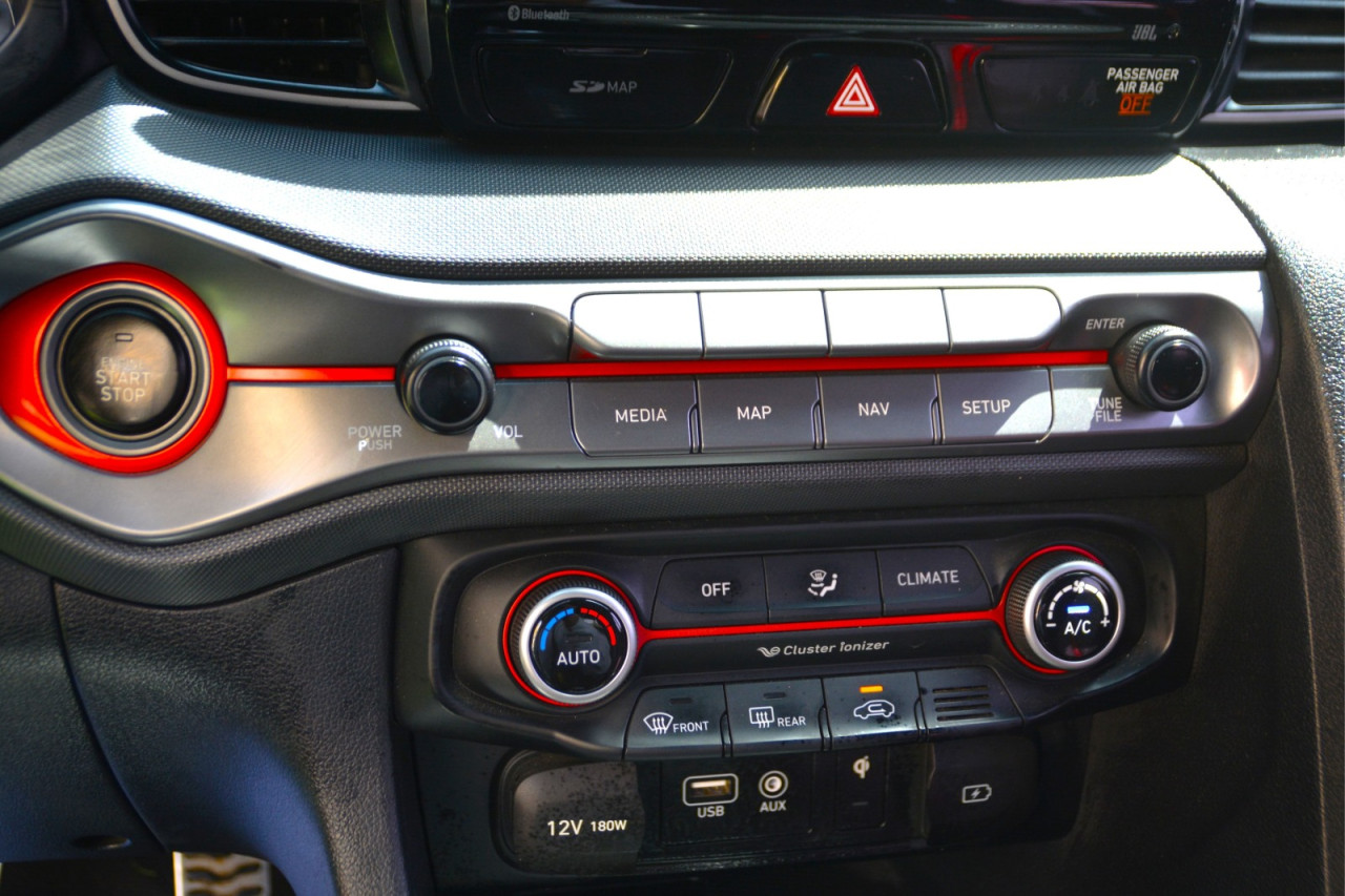 Hyundai Veloster - Image 4