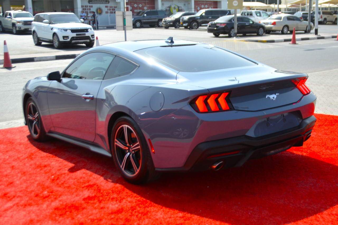 Ford Mustang - Image 6