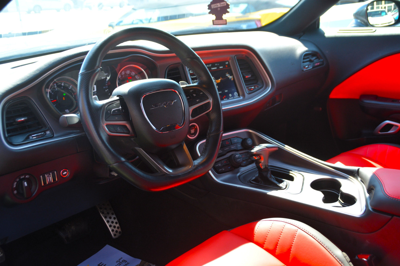 Dodge Challenger - Image 12