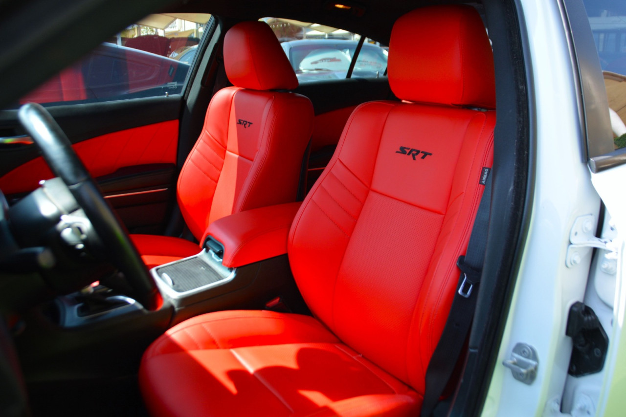Dodge Charger - Image 10