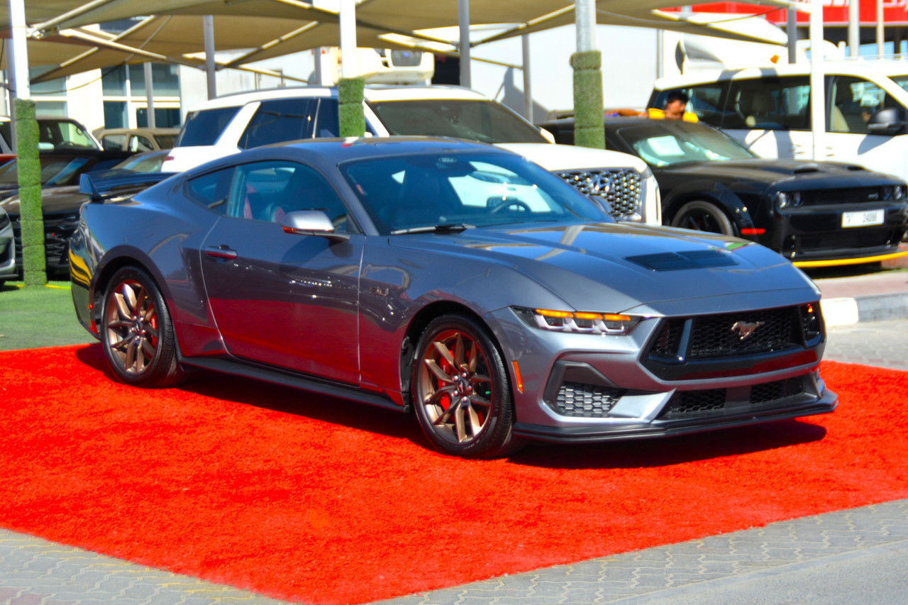Ford Mustang - Image 4