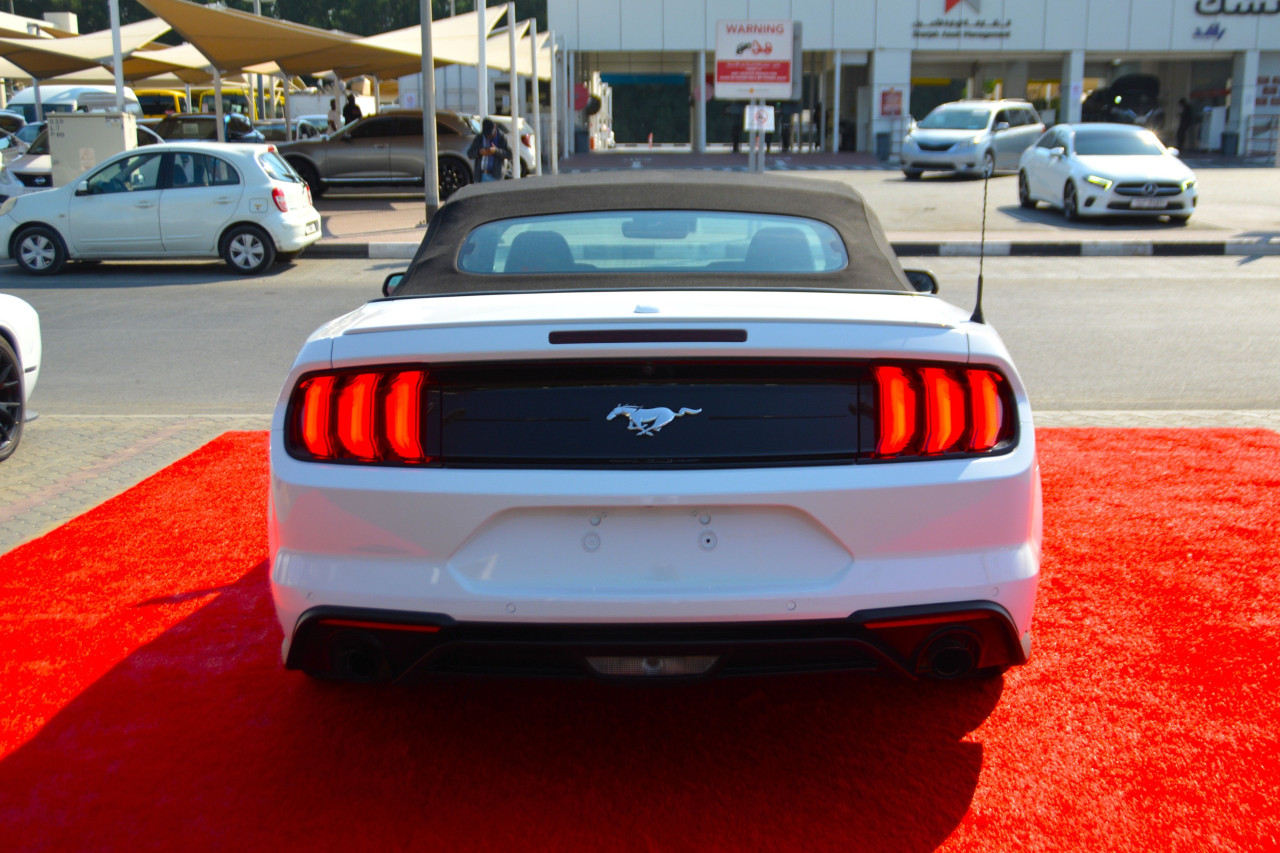 Ford Mustang - Image 9