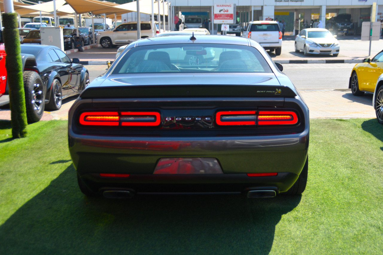 Dodge Challenger - Image 8
