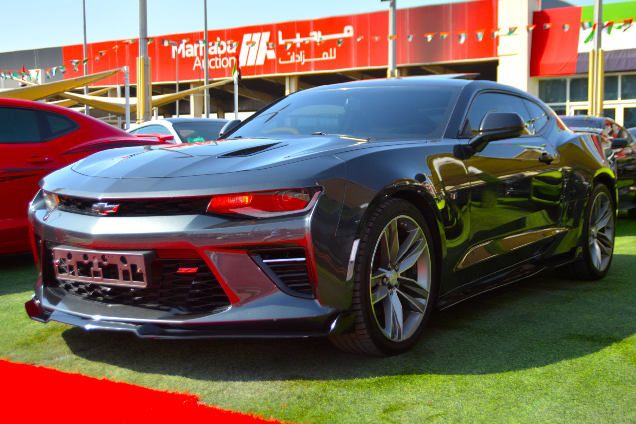 Chevrolet Camaro - Image 12