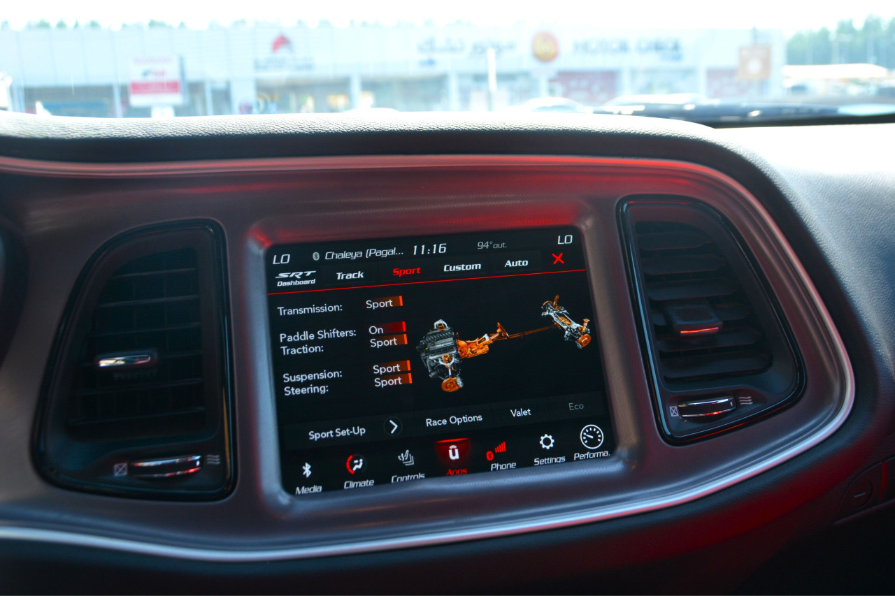 Dodge Challenger - Image 10