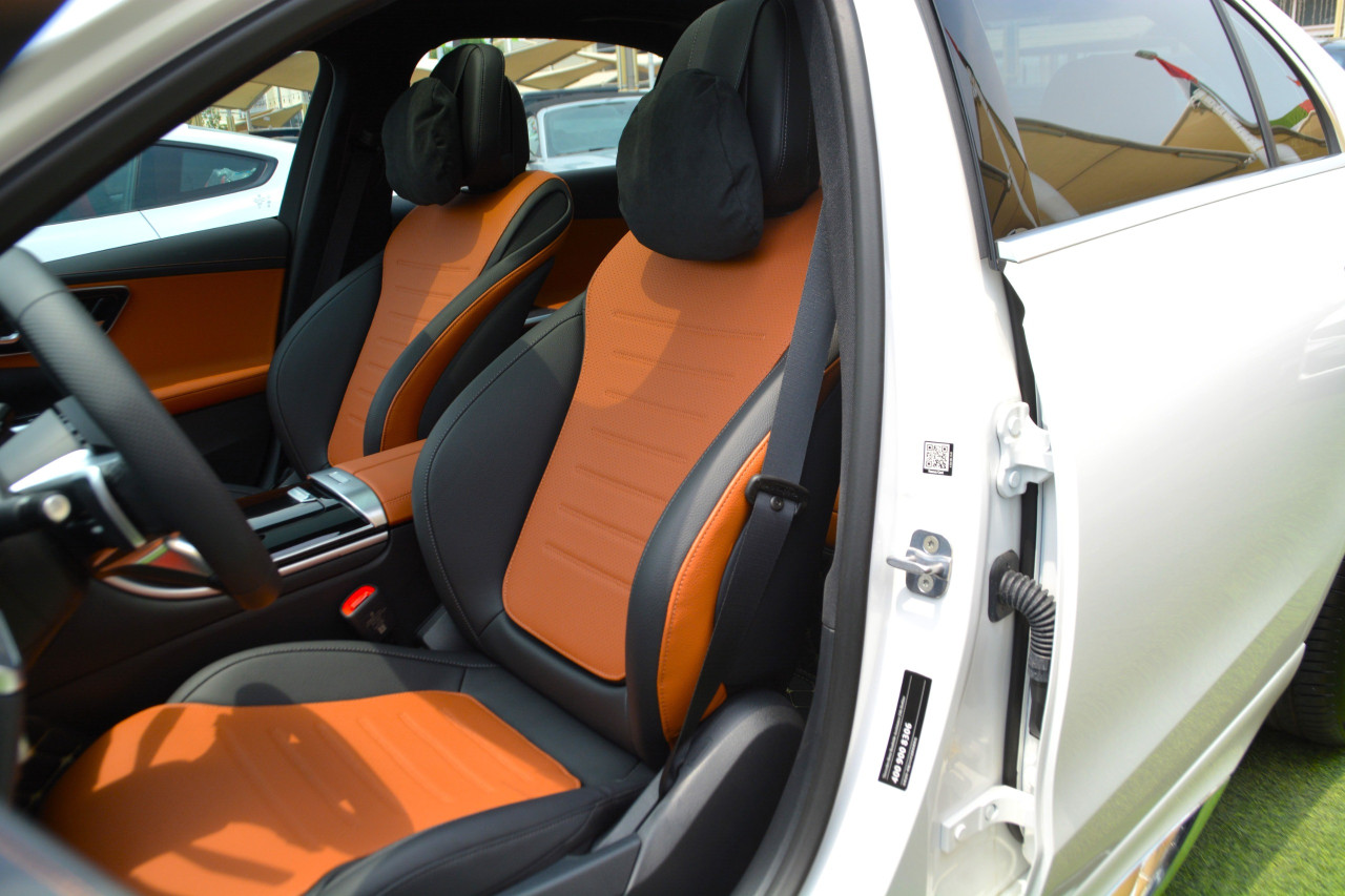 Mercedes Benz C-Class - Image 9