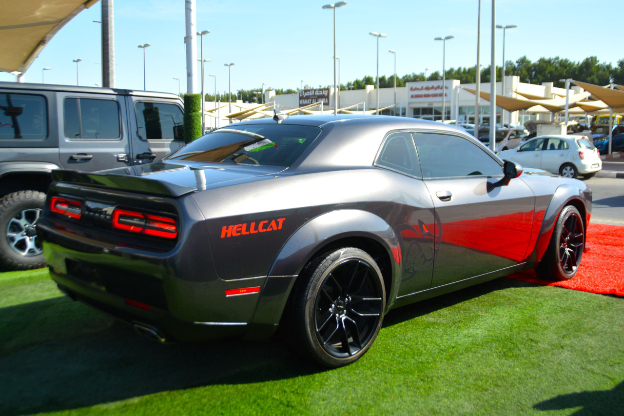 Dodge Challenger - Image 8