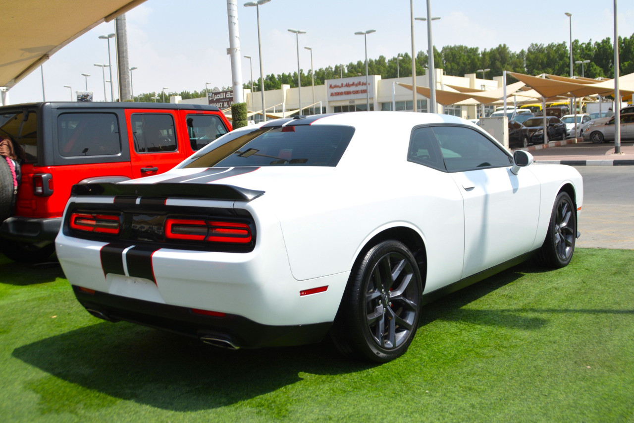 Dodge Challenger - Image 7