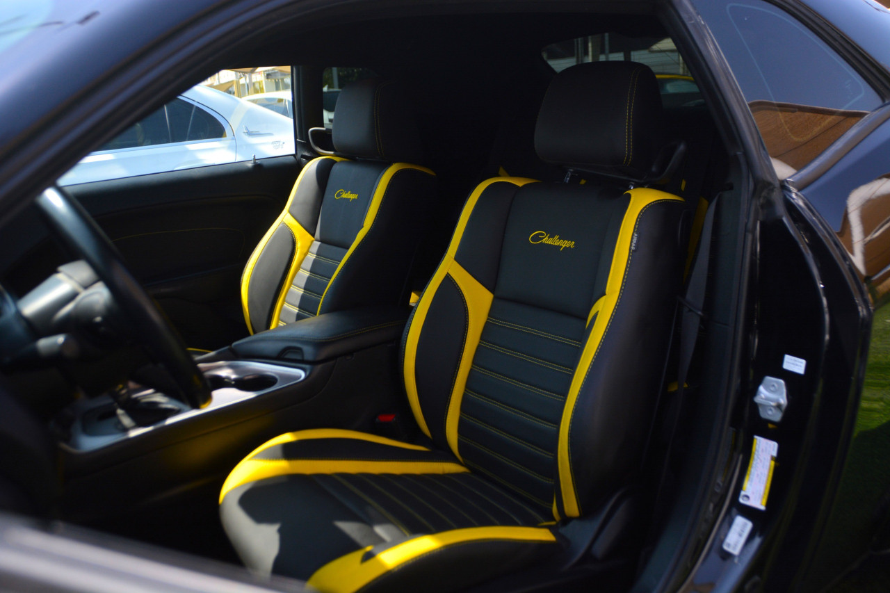Dodge Challenger - Image 10