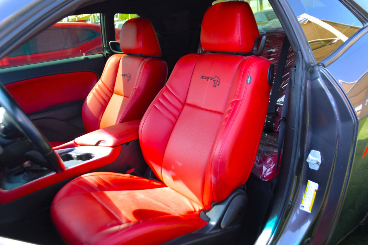 Dodge Challenger - Image 9