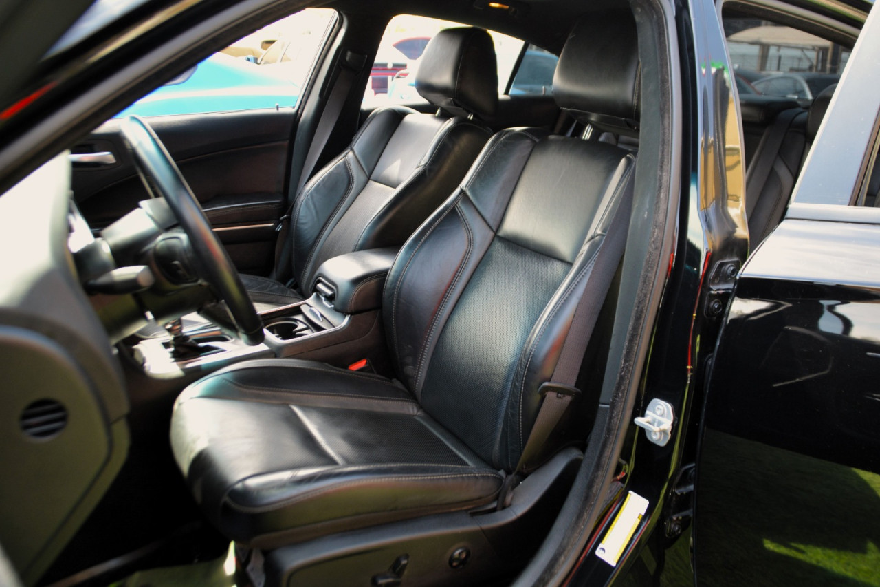 Dodge Charger - Image 7