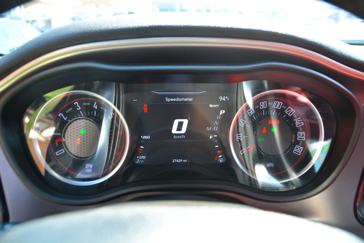 Dodge Challenger - Image 9