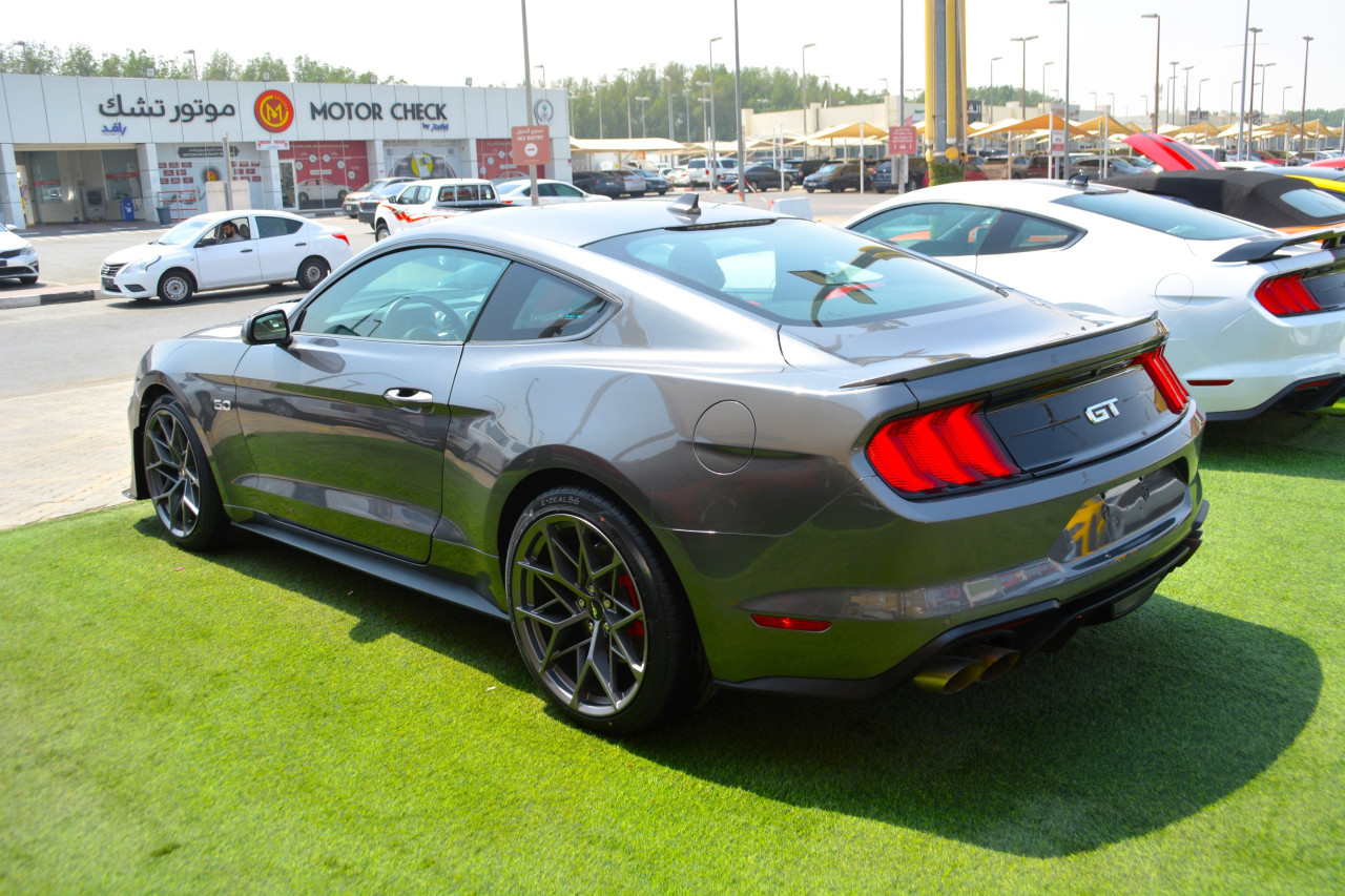 Ford Mustang - Image 4