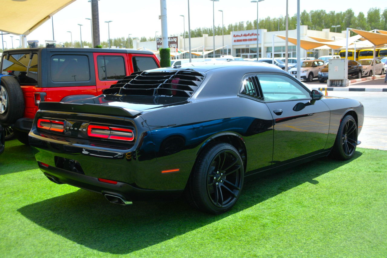 Dodge Challenger - Image 6