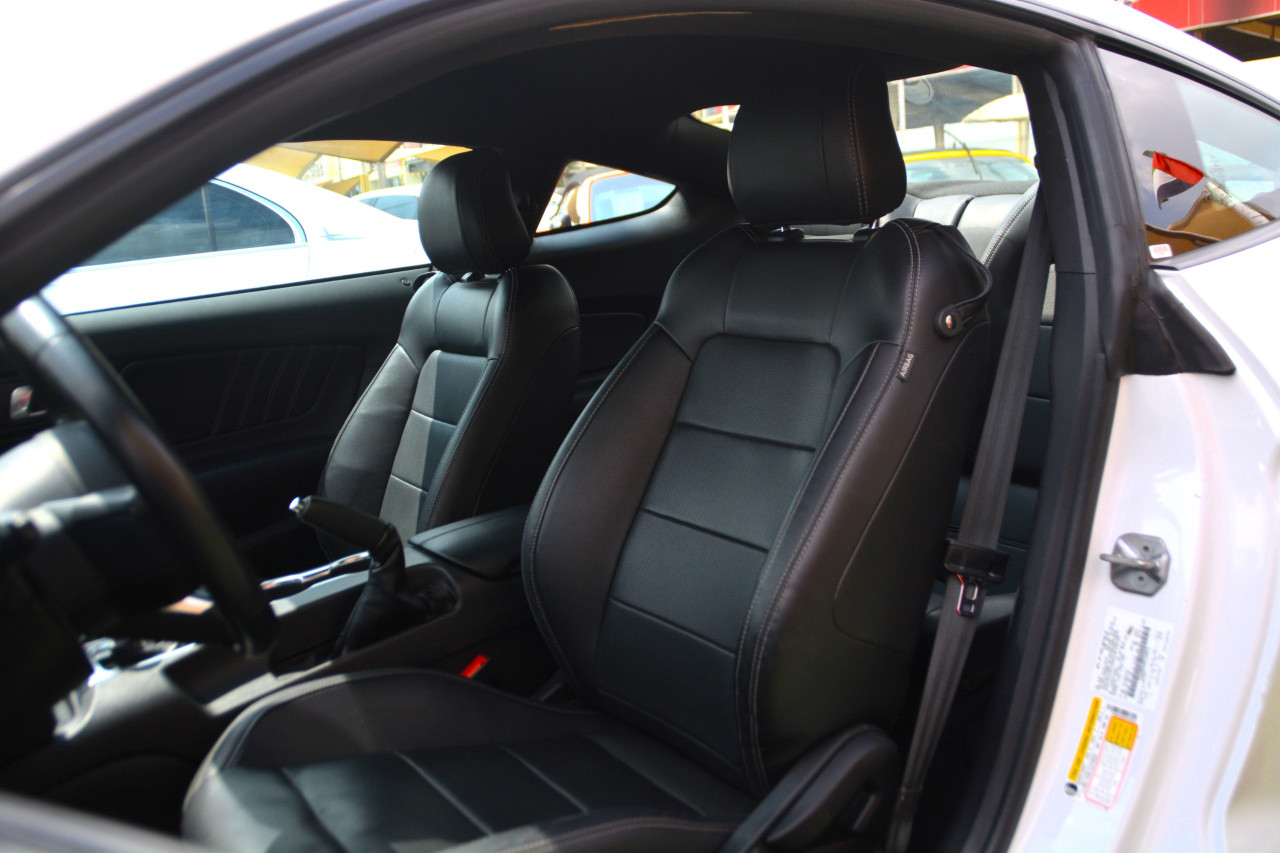 Ford Mustang - Image 11