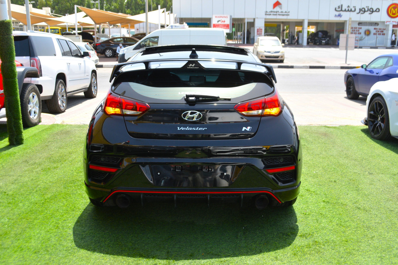 Hyundai Veloster - Image 10