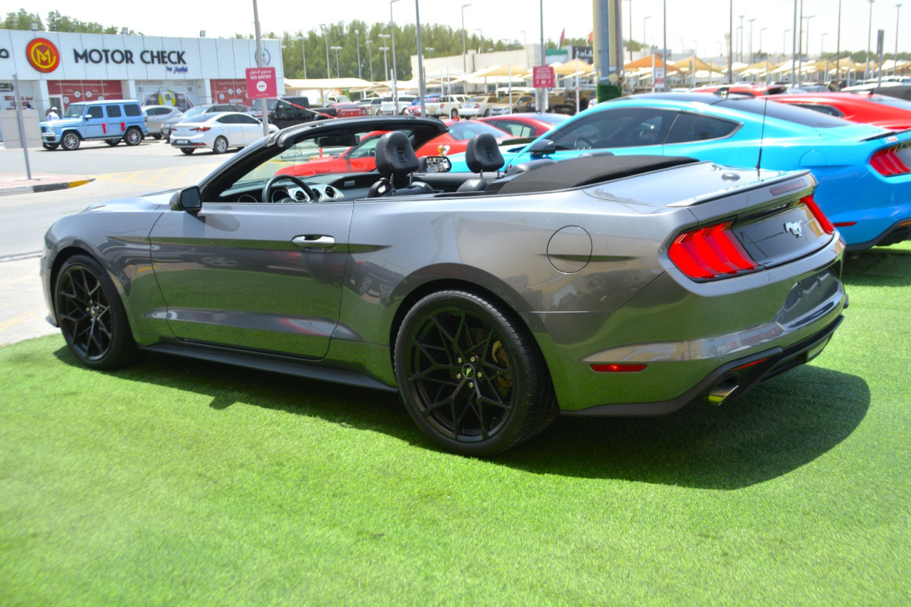 Ford Mustang - Image 7