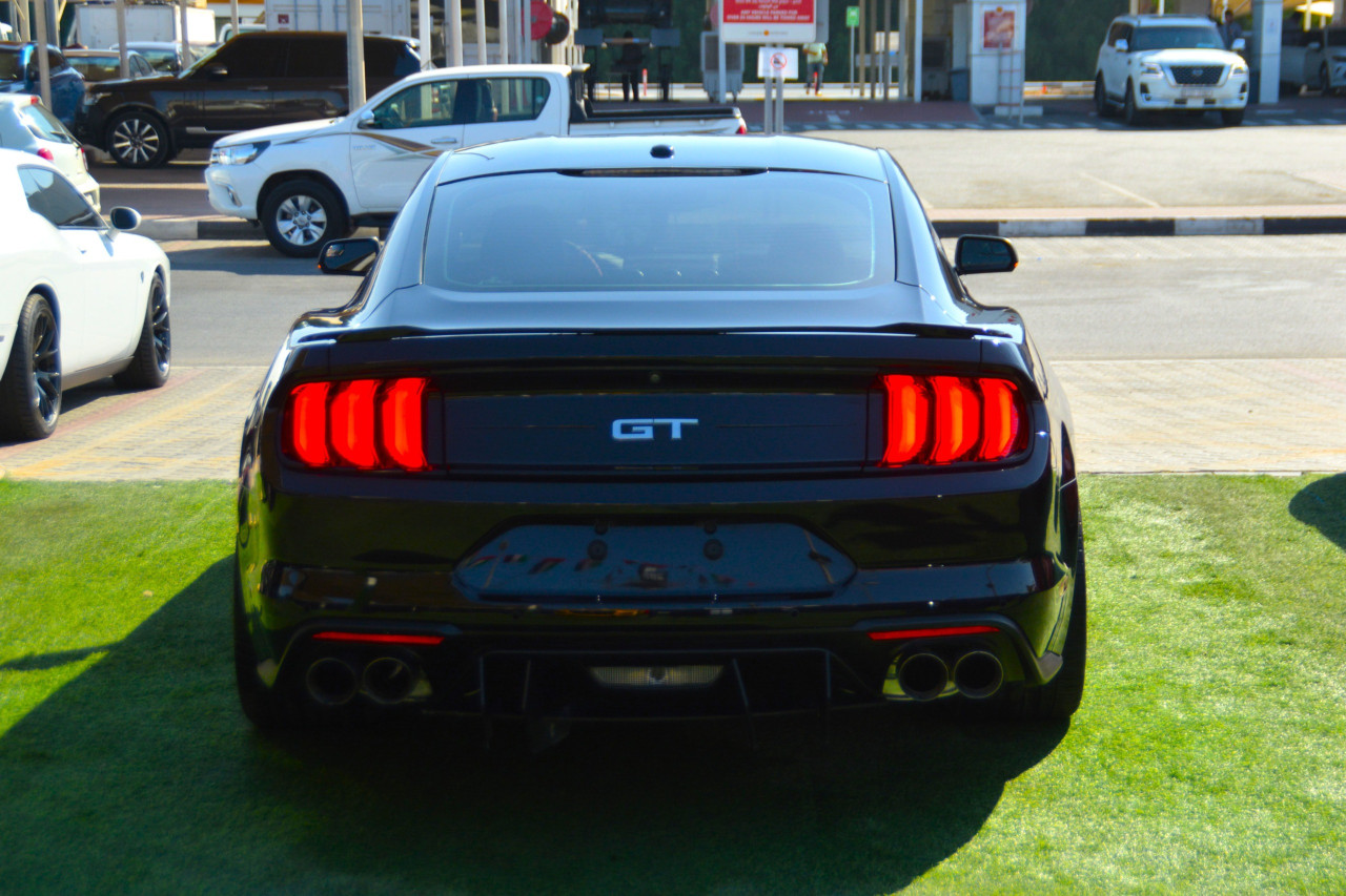 Ford Mustang - Image 7