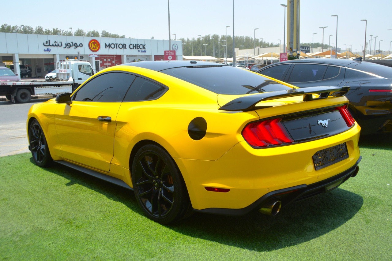Ford Mustang - Image 10