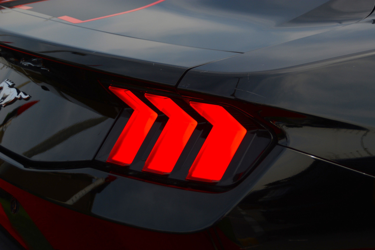 Ford Mustang - Image 5