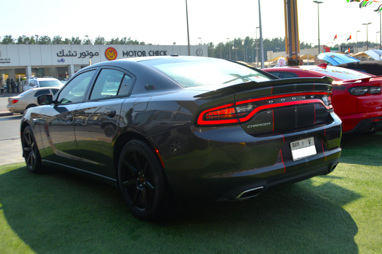 Dodge Charger - Image 7