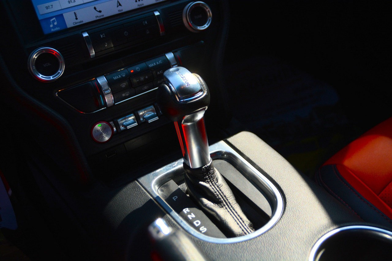 Ford Mustang - Image 12
