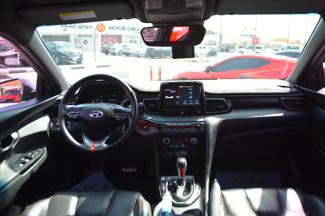Hyundai Veloster - Image 10