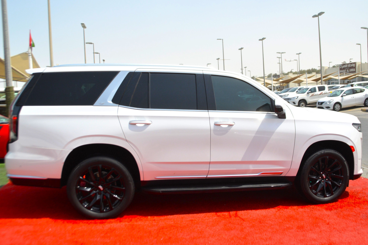 Cadillac Escalade - Image 7