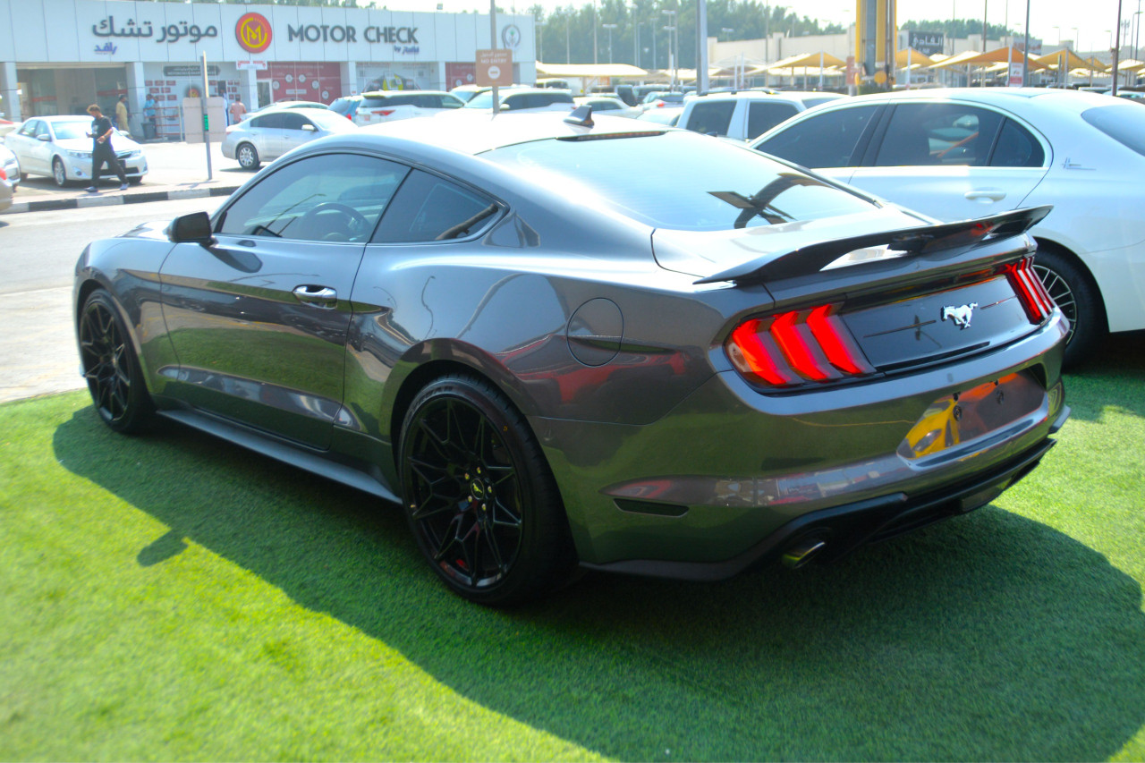 Ford Mustang - Image 7