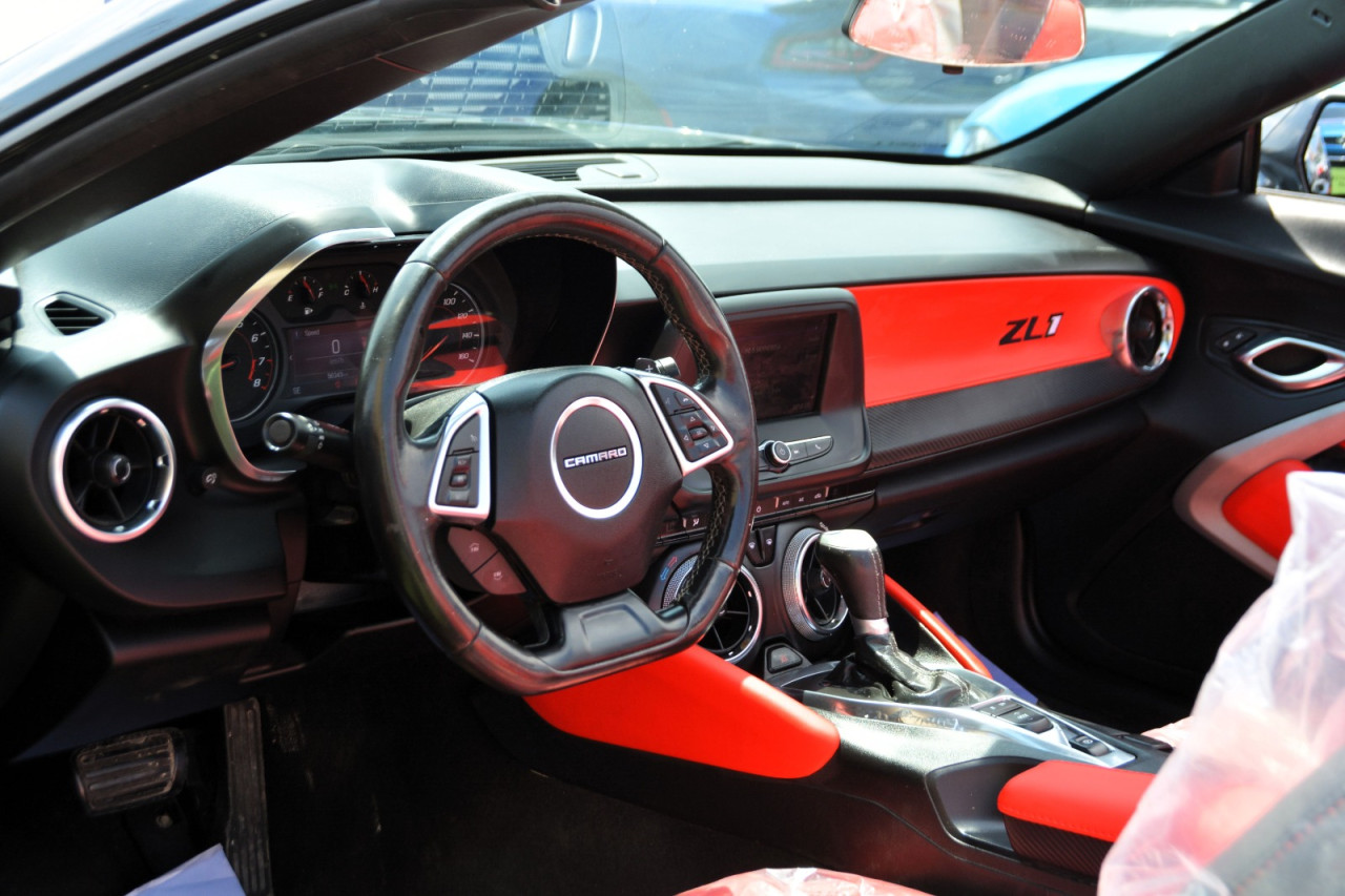 Chevrolet Camaro - Image 11