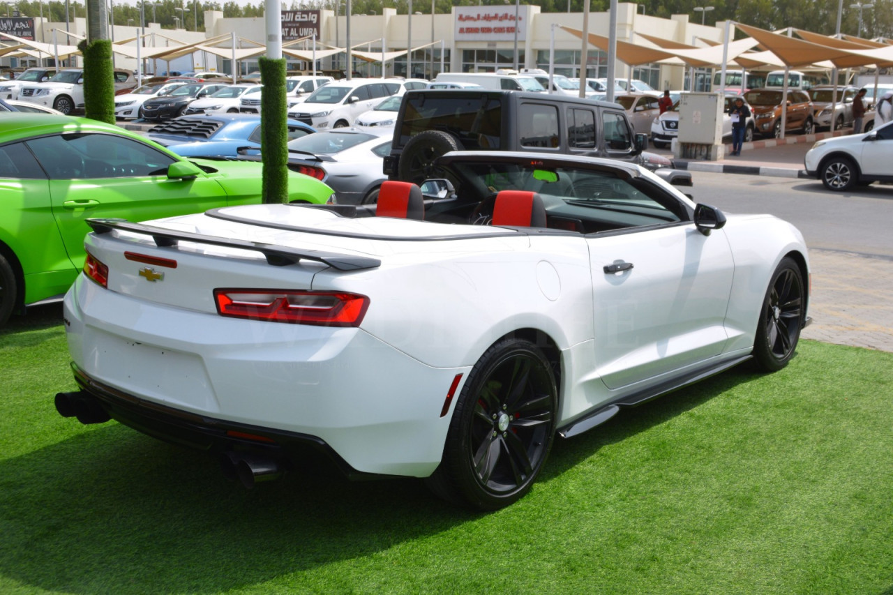 Chevrolet Camaro - Image 4