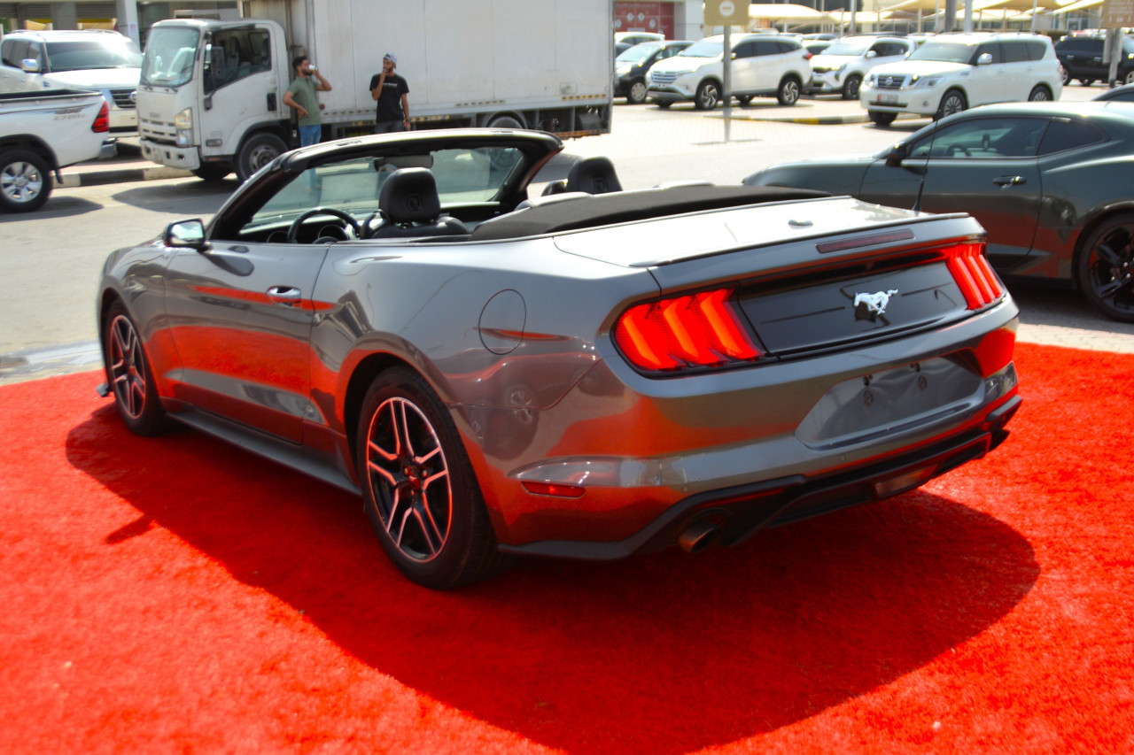 Ford Mustang - Image 7