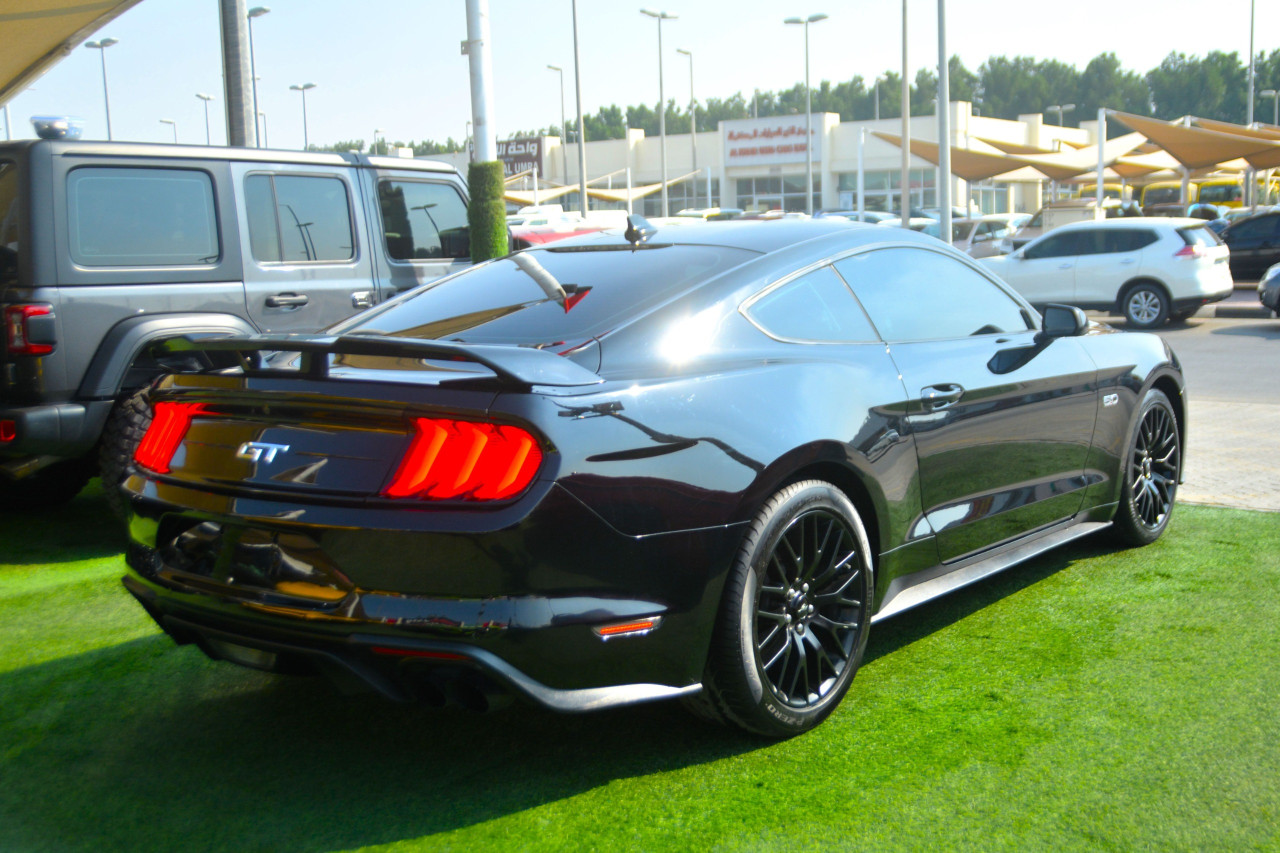 Ford Mustang - Image 5
