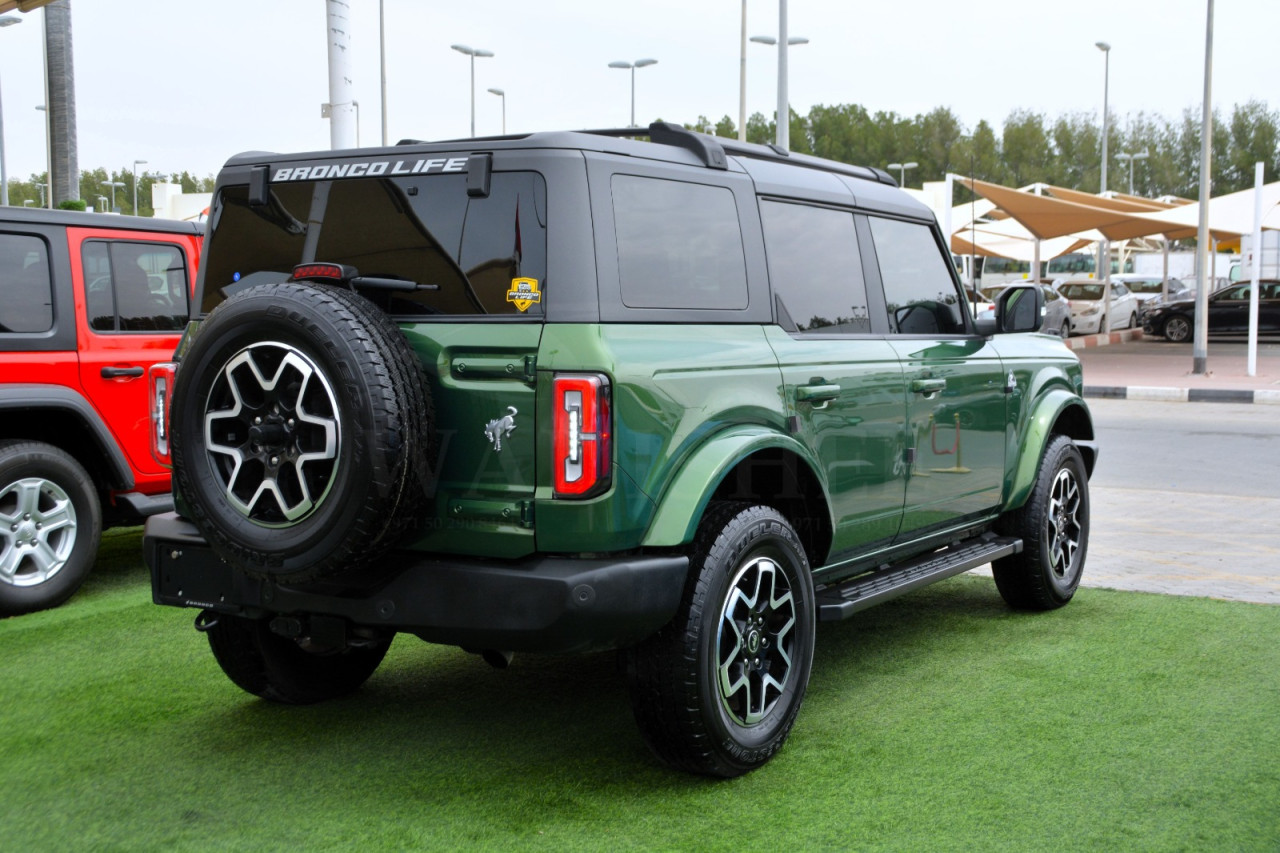 Ford Bronco - Image 9
