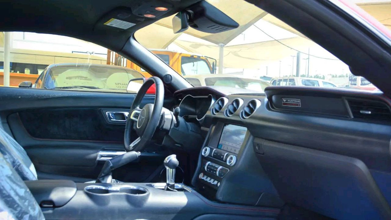 Ford Mustang - Image 9