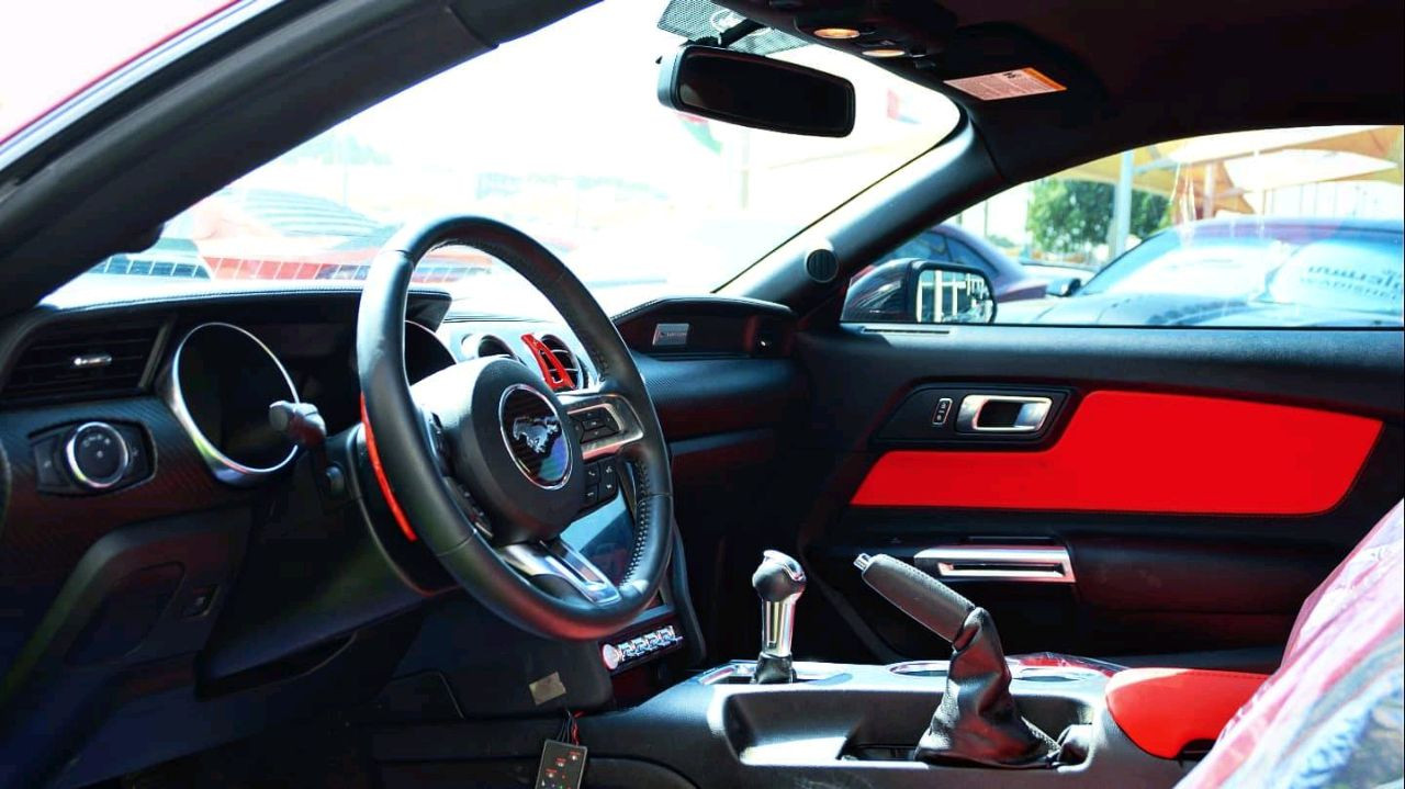 Ford Mustang - Image 9