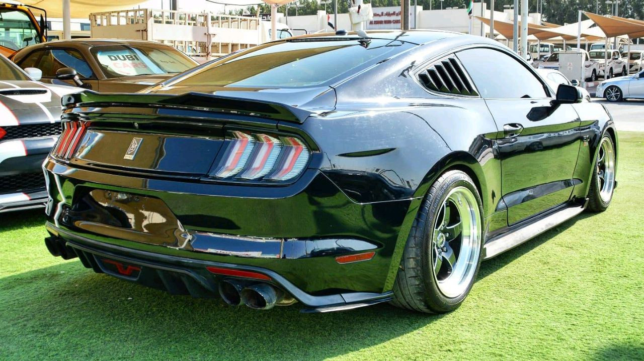 Ford Mustang - Image 7