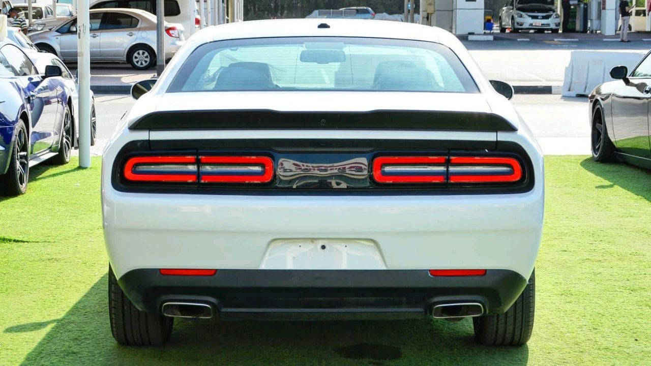 Dodge Challenger - Image 7