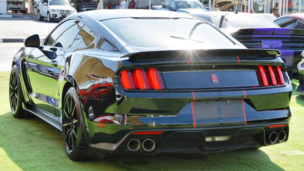 Ford Mustang - Image 8