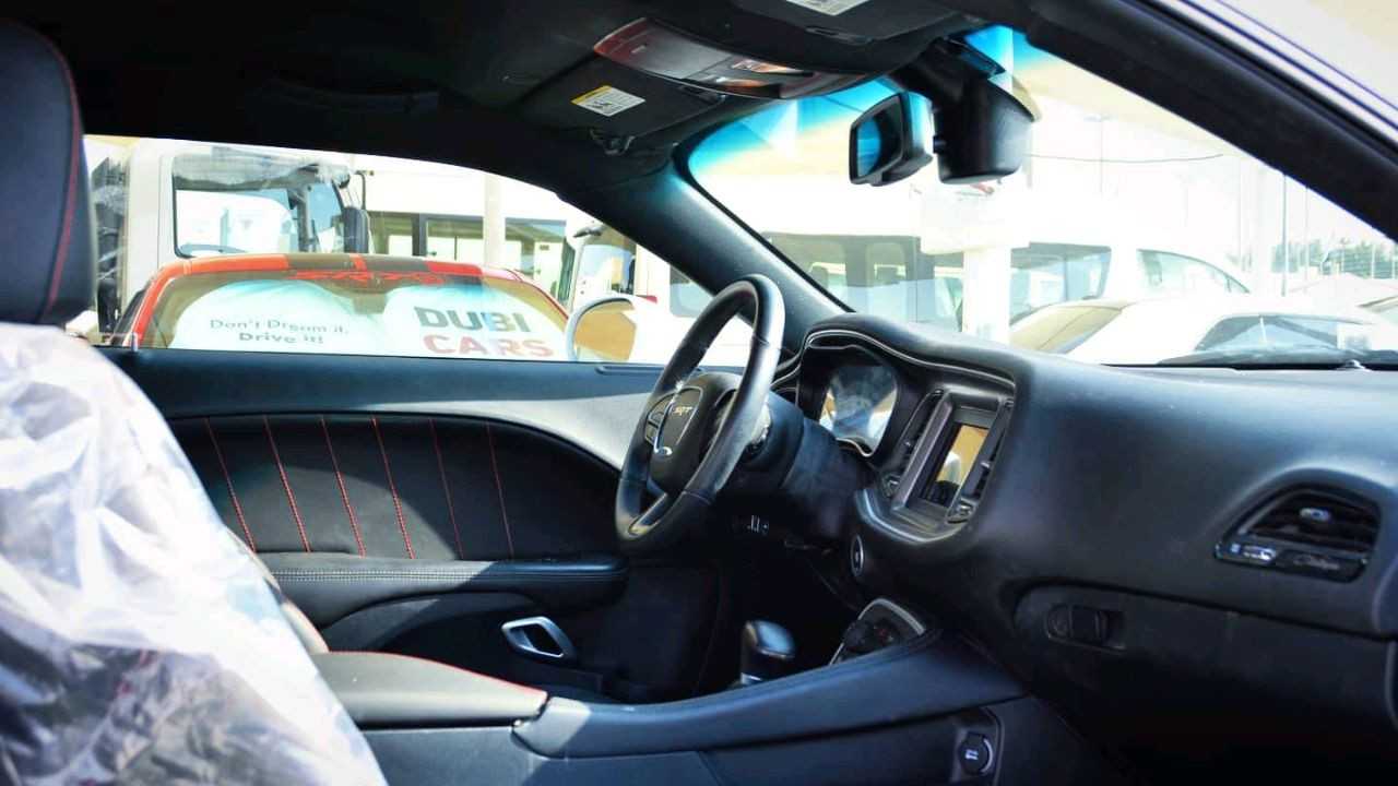 Dodge Challenger - Image 10