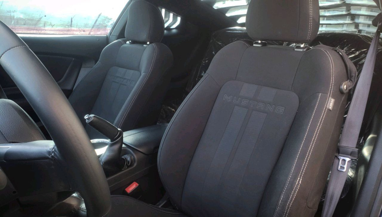 Ford Mustang - Image 11