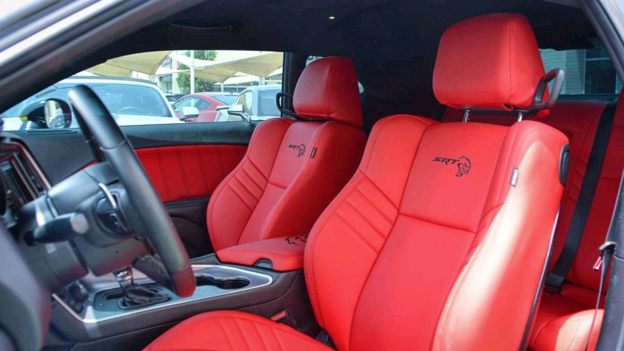 Dodge Challenger - Image 6